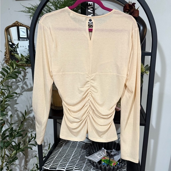 Astr Cream Ruched Long Sleeve Blouse size Xl - Picture 6 of 7